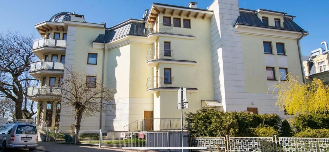 미엥지즈드로예 Apartament Bella 아파트 외부 사진